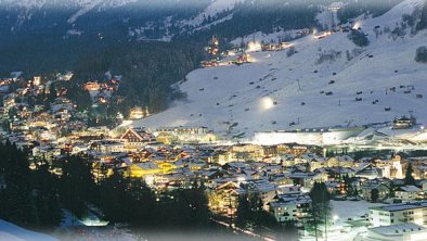 St. Anton im Winter bei Nacht- Pangratz