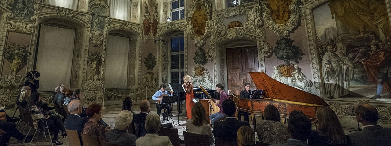 Der barocke Bernhardisaal im Stift Stams wird von Musikern aus aller Welt bespielt, © Heinz Zak