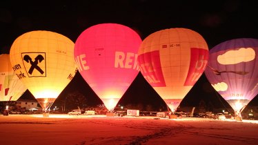 Riesenglühwürmchen: Nightglowing bei den Internationalen Ballontagen am Achensee, © Stephanie Vetter / Achensee Tourismus