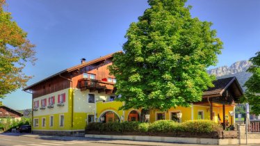 Hausansicht Süd mit Terrasse