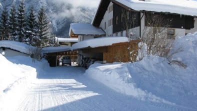 Carport im Winter