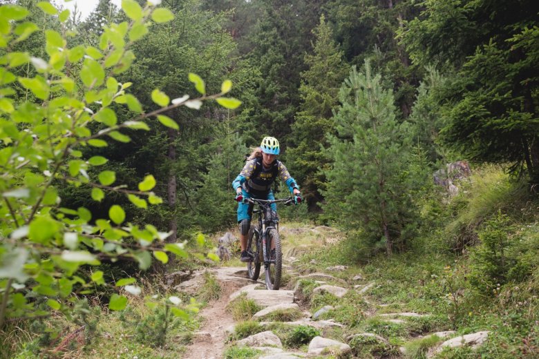 TW Herzmomente – Oetztal – Mountainbike-Guide Vreni Meijerink von MTB-Schule „Ride on“ – Auffahrt zur Kleble Alm.
