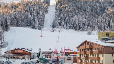 Außenansicht mit Blick auf Skipiste