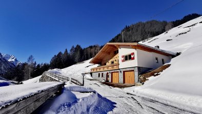 Chalet Alpenhoamatl_Hausansicht_Bergwinter (7)