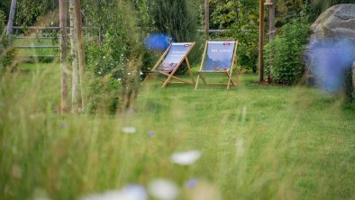 Wohlfühl Ferien-Heim - Garten Liegestühle