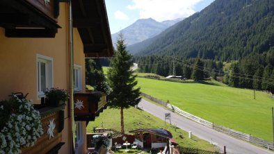 Ausblick zum Ausläufer der Stubaier Alpen, © Apartment Fernerkogel