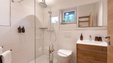 Kaiserluft_Chalets_Oberfeld_43_Scheffau_Badezimmer