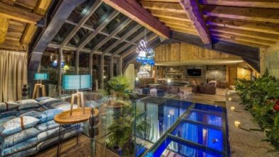 Luxury Chalet Anton with Pool, © bookingcom