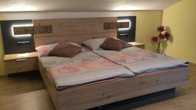 Doppelzimmer mit Balkonzugang