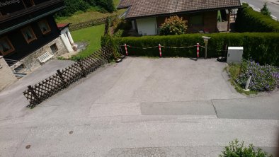 Parkplatz direkt neben dem Haus