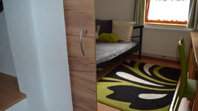 Raum im Schlafzimmer 2 mit Schiebetür getrennt, © Renate Schöpf