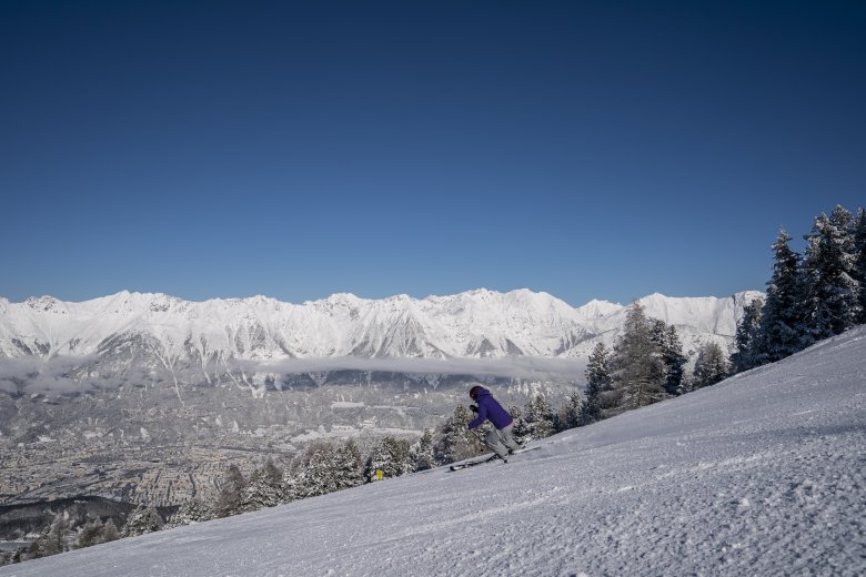 https://www.tirol.at/images/on0rea!nhpg-/skifahren-am-patscherkofel.jpg