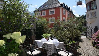 im Gastgarten lassen sich laue Sommernächte besond, © Gasthof Herrnhaus