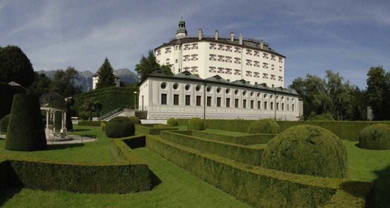 Park im Schloss Ambras Innsbruck (Tirol Werbung/Bernhard Aichner)