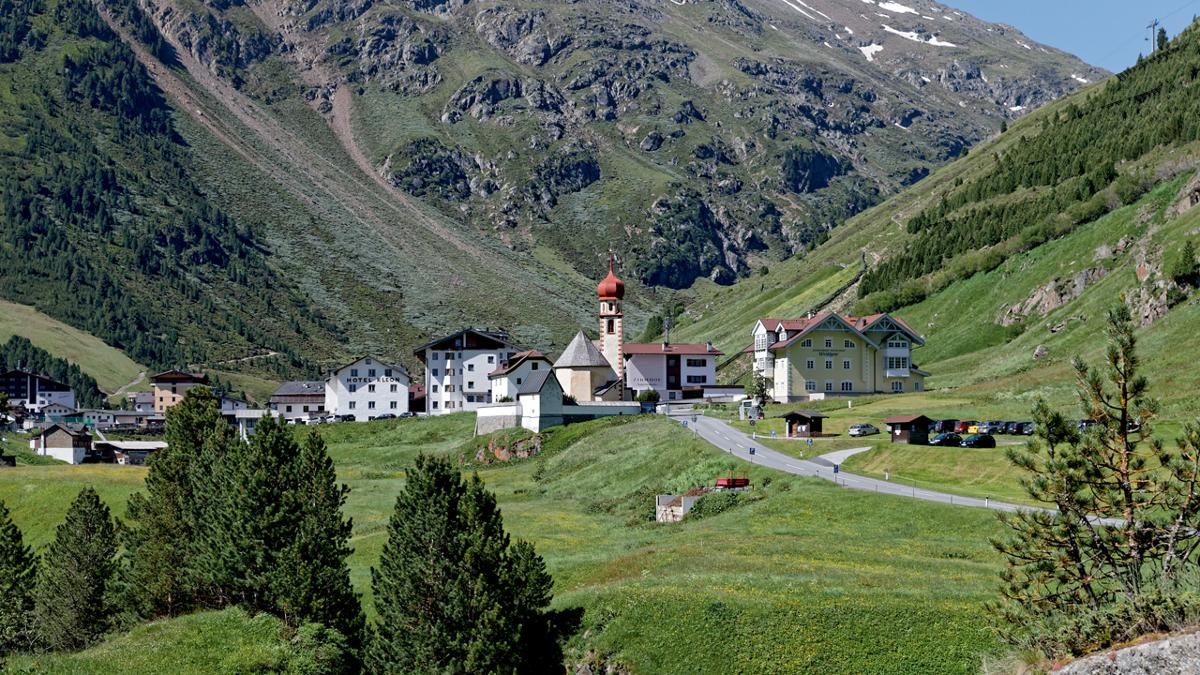 Eine lange Alpinisten-Tradition kann das 1.900 Meter hoch gelegene Bergsteigerdorf Vent vorweisen. Seit dem 19. Jahrhundert ist es Ausgangspunkt für beliebte Wander- und Bergtouren im Gebiet der Wildspitze., © Ötztal Tourismus