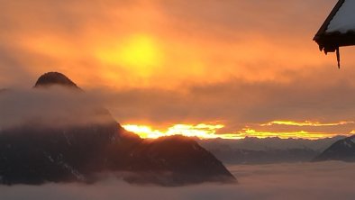 Sonnenuntergang mit Nebel, © ausbergerhof / Gästehaus Ainberger