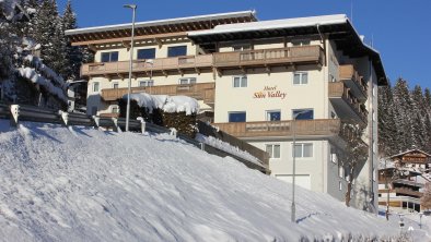 Hotelansicht Winter 3