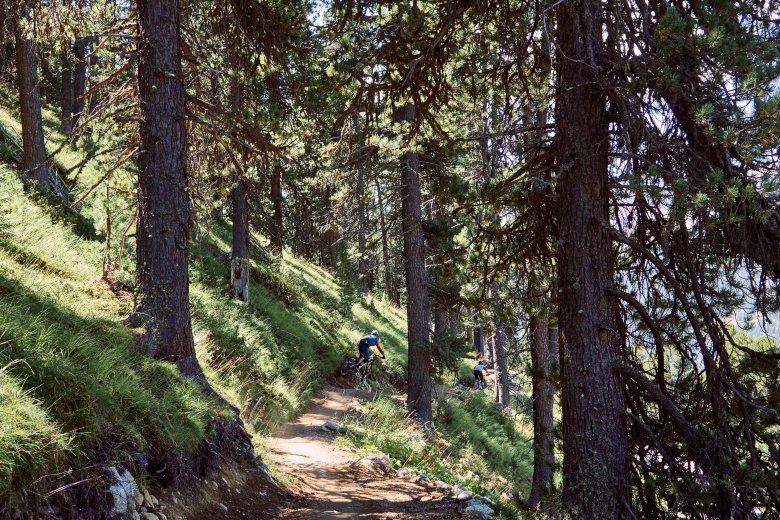 In Nauders schl&auml;ngeln sich perfekte Trails mitten durch die Hochgebirgslandschaft., © Tirol Werbung / Sebastian Schels 
