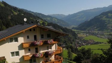 Haus mit Panoramablick im Sommer