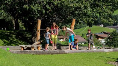 Abenteuerspielplatz für Kinder - SANDKASTEN MIT BA