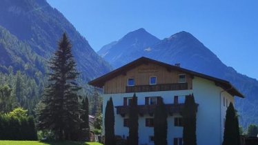 Ferienhaus Lechtaler Alpen, © bookingcom