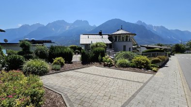 kostenfreier Autoabstellplatz für beide Wohnungen