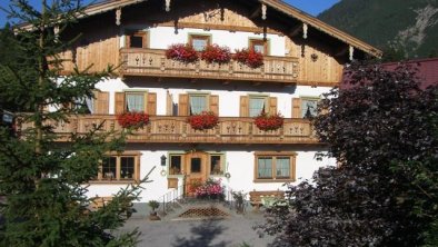 Haus Amann im Sommer