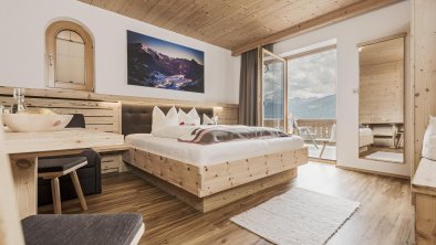 appartmentzimmer mit Zierbenholz