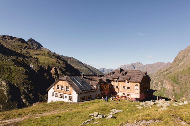 Das Taschachhaus in den Ötztaler Alpen., © Tirol Werbung, Bert Heinzlmeier