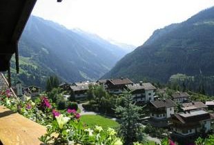 Sonnenheim - Aussicht vom Balkon / Sommer