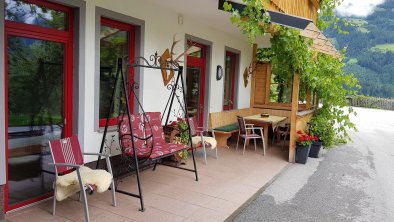 Neuhaushof Hippach - Terrasse Gartenblick