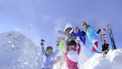 KAM_003231_Familie-im-Schnee_Fotograf-Stefan-Eisen