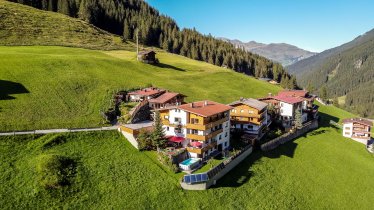 Fernerblick Apartments Hintertux Ansicht Sommer, © Fernerblick