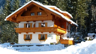 Haus Tasser im Winter