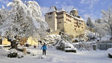 Matzenpark im Winter mit Schloss, © Alpbachtal Tourismus