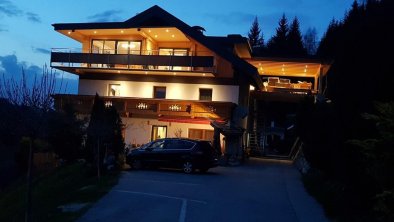 Haus-Berghof_Gries_Nacht