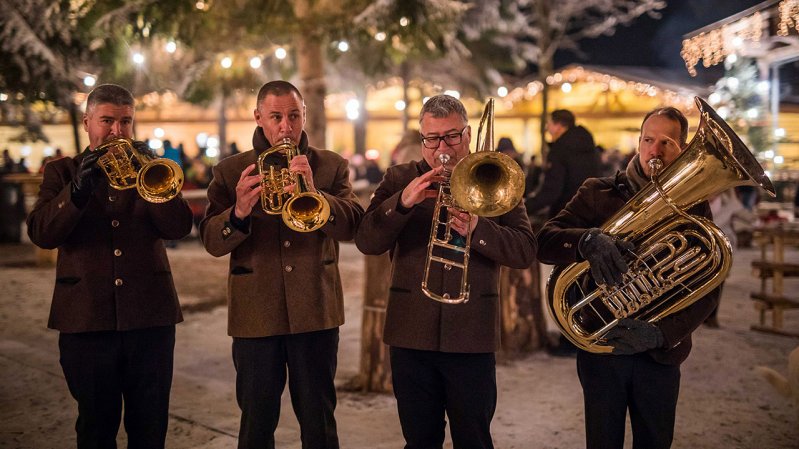 Stille Nacht, heilige Nacht - gern gespielt auch von Bläsern, © Michael Grössinger / Tirol Werbung