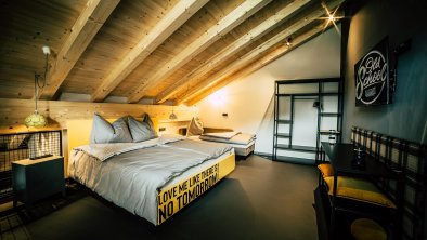 Söll_OldSchool_Schlafzimmer_WilderKaiser, © Boutique Aparthotel OLD SCHOOL| Hannes Ager