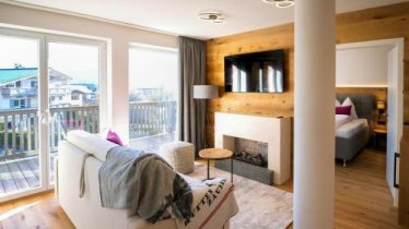 AlpenLuxus presents ALPENGONDEL Suite - Balcony & Car park, © bookingcom