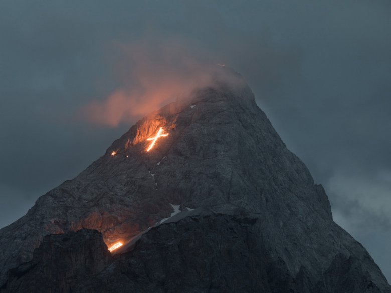 Sonnwendfeuer Ehrwald Foto: Tirol Werbung / Soulas Oliver
