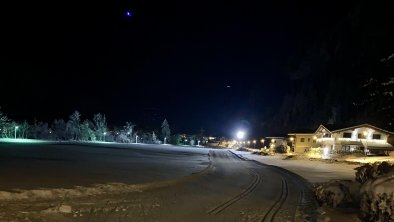 Flutlicht Langlaufloipe direkt vor der Haustüre