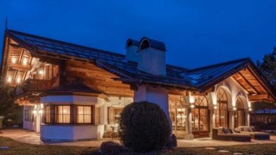 Chalet in St Johann in Tyrol near Kitzbühel, © bookingcom