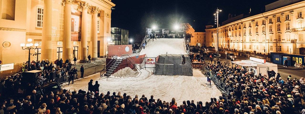 Umrahmt von Landestheater und Hofburg: das Snowfest Innsbruck, © Simon Rainer