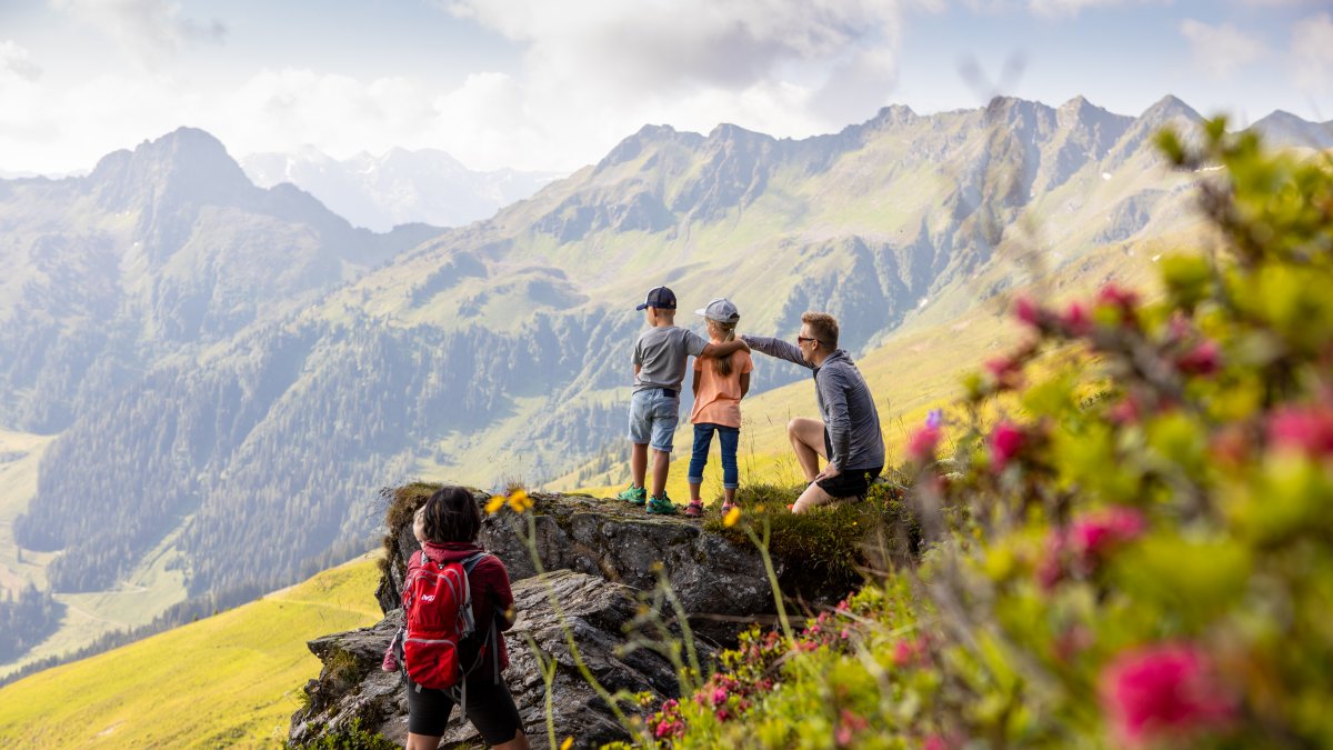 Familienwanderung Wiedersberger Horn, © Alpbachtal Tourismus / shootandstyle