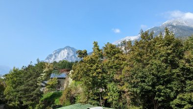 Tiroler Wohnung mit Bergblick 3