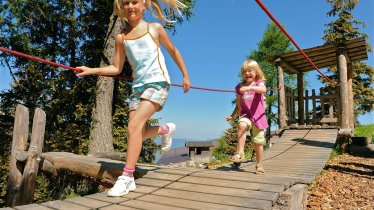 Juppi Zauberwald Hängebrücke, © Alpbachtal Tourismus / Bernhard Berger