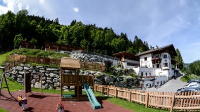 https://images.seekda.net/AT_UAB7-06-13-05/Holzackerhof_%282%29.jpg