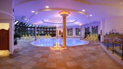 Hallenbad im Partnerhotel inklusive