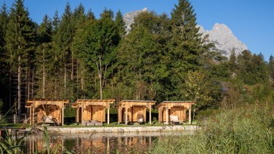 Idyllischer Badeteich im Hotel Jagdschlössl