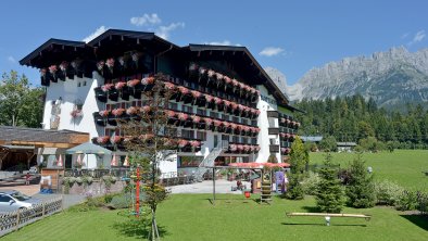 Hotel-Balttlhof-Going-Haus-Sommer